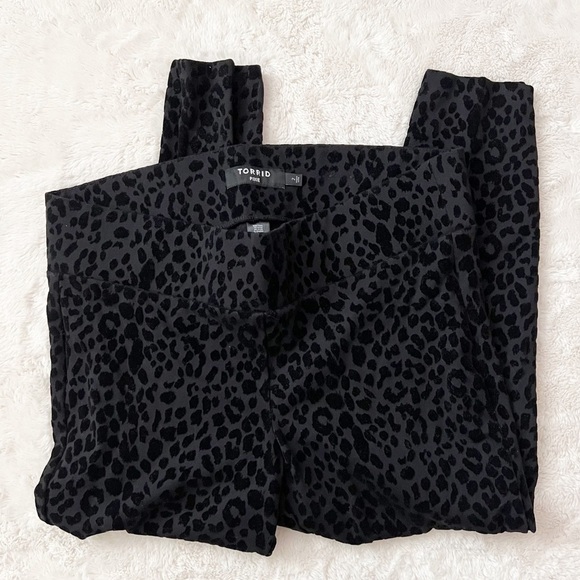 Torrid Flocked Leopard Print Pixie Pants - Picture 3 of 6